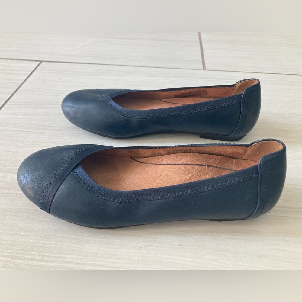 Vionic spark caroll ballet flats